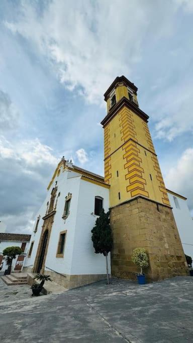 Room City Estepona Castillo Exterior photo